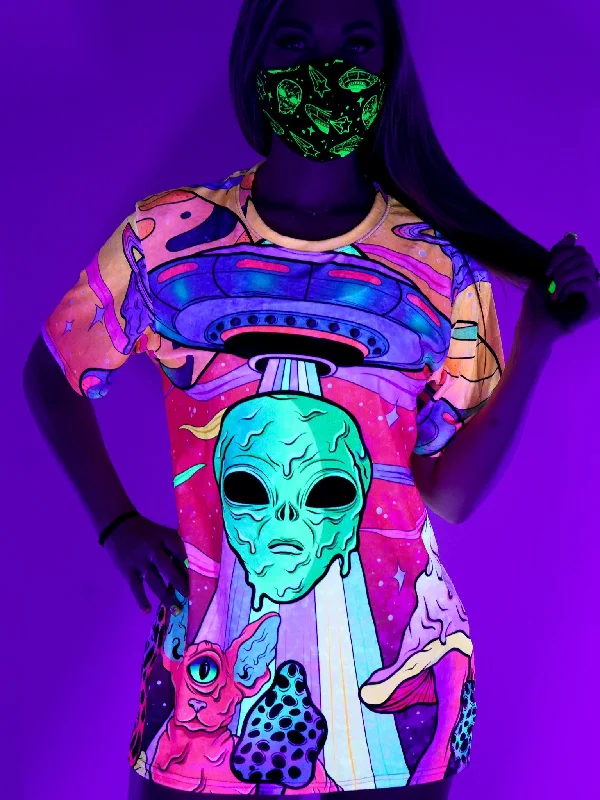 Men's summer-ready t-shirt-Neon Alien Invasion (Dusk) Unisex Crew