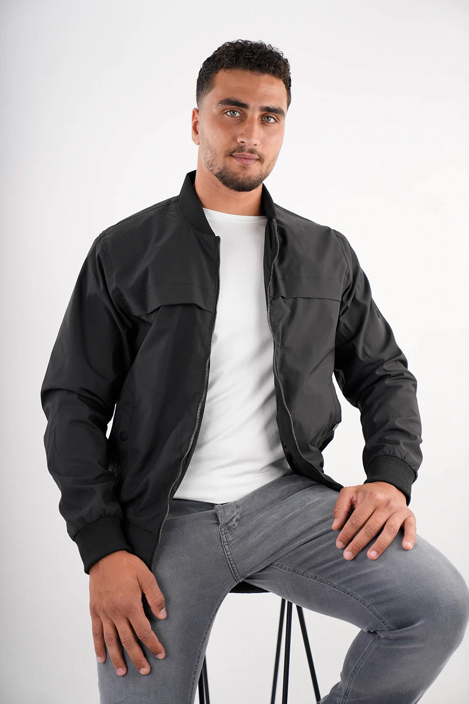 Men's sporty rain jacket-Black Bomber Jacket With Zipper To Close